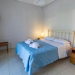 Thekla Apartman Karavádosz