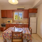 Thekla Karavádhos